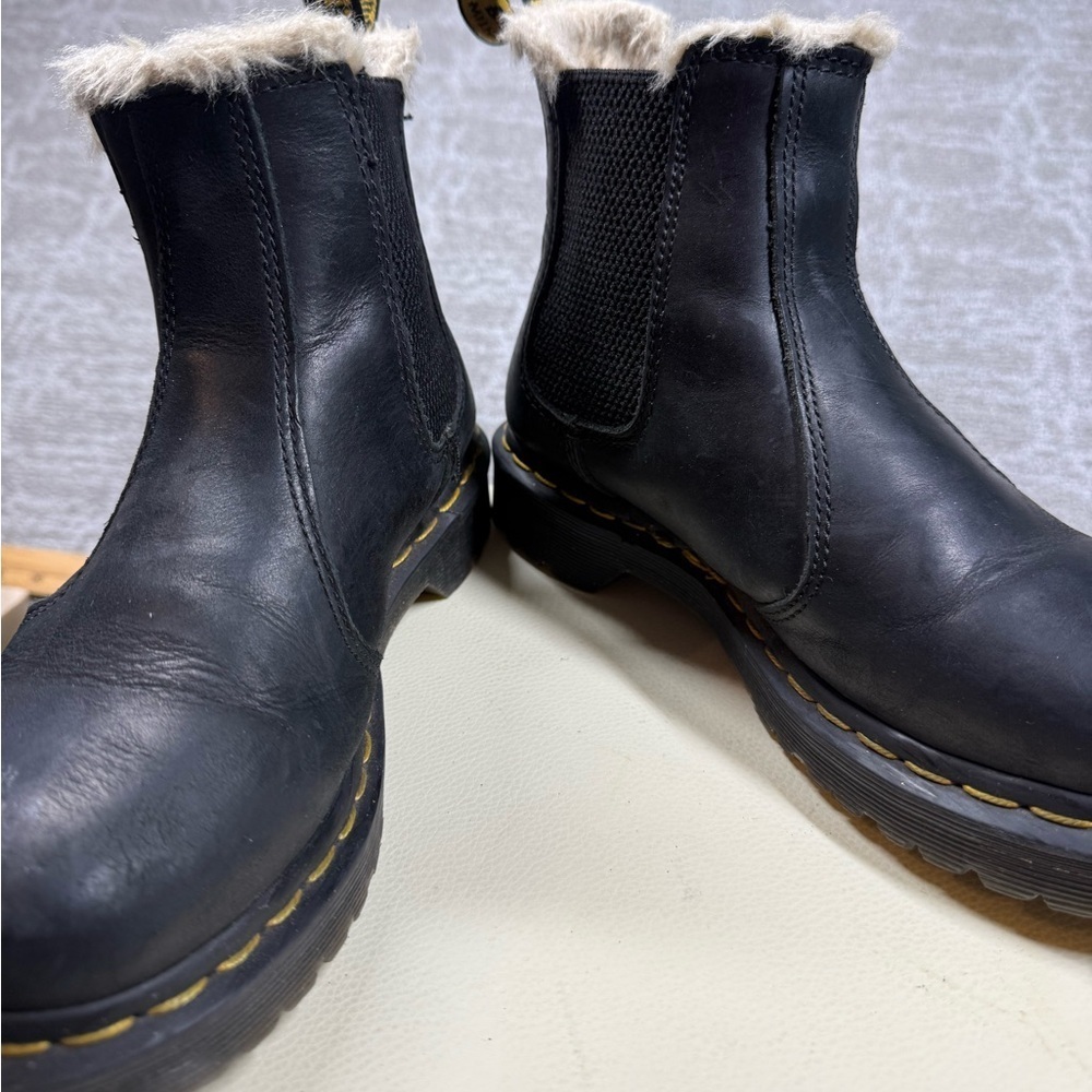 Dr Marten Black 2976 Leonore Faux Furlined Chelsea Pull On Boot Size 6 - Picture 6 of 7